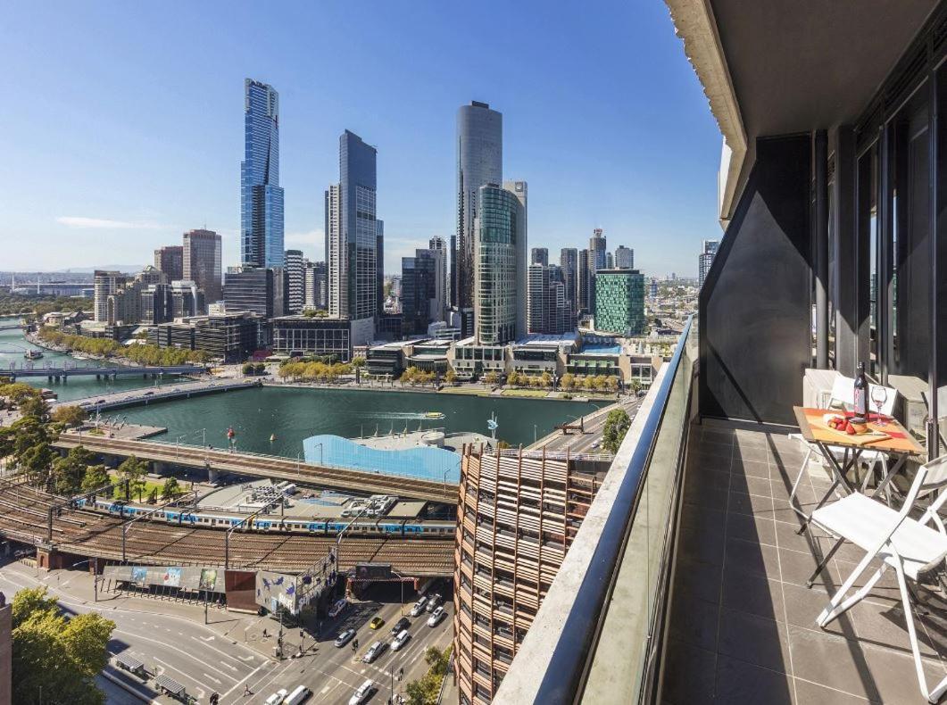 Aura On Flinders Serviced Apartments Мельбурн Екстер'єр фото