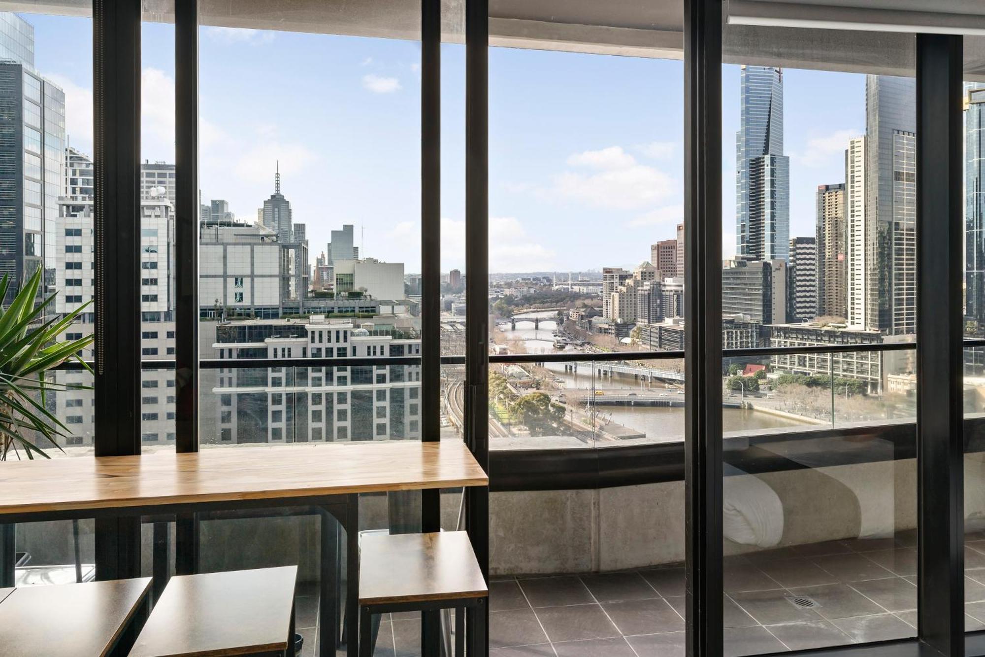 Aura On Flinders Serviced Apartments Мельбурн Екстер'єр фото